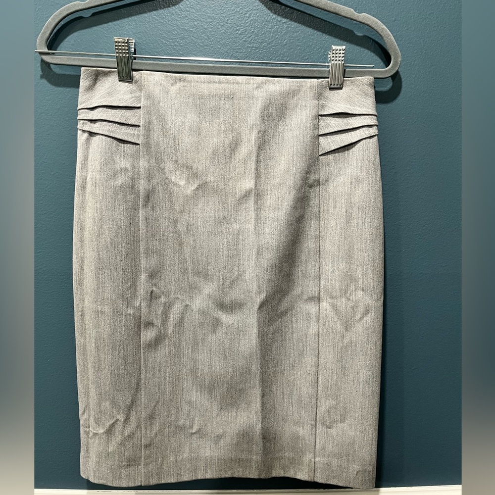 Express. Pencil skirt. Gray. Size 4. Used